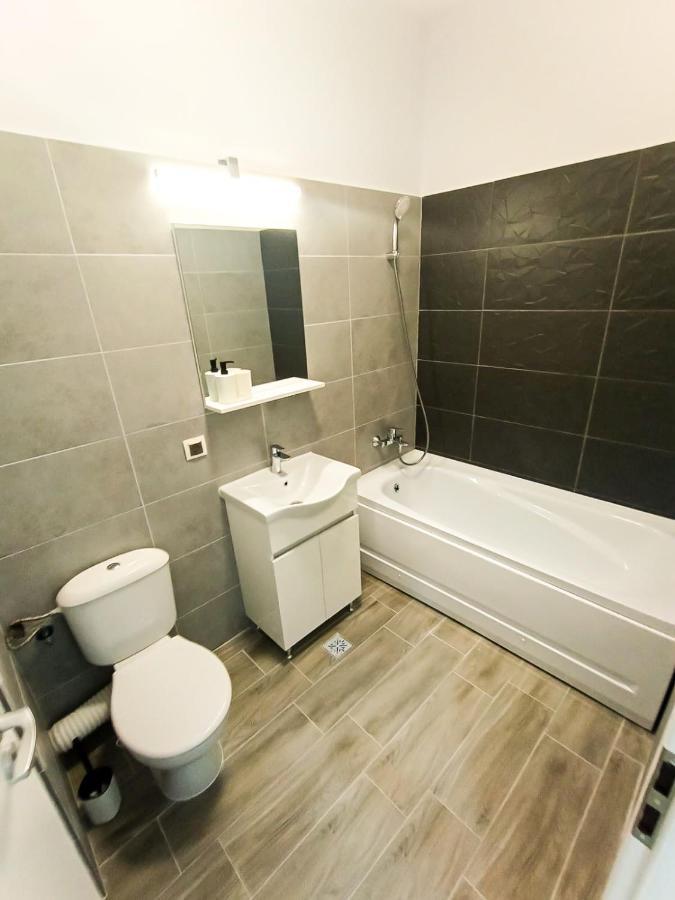 Preciziei Retreat Ap With Parking And Self Check In Apartamento Bucareste Exterior foto